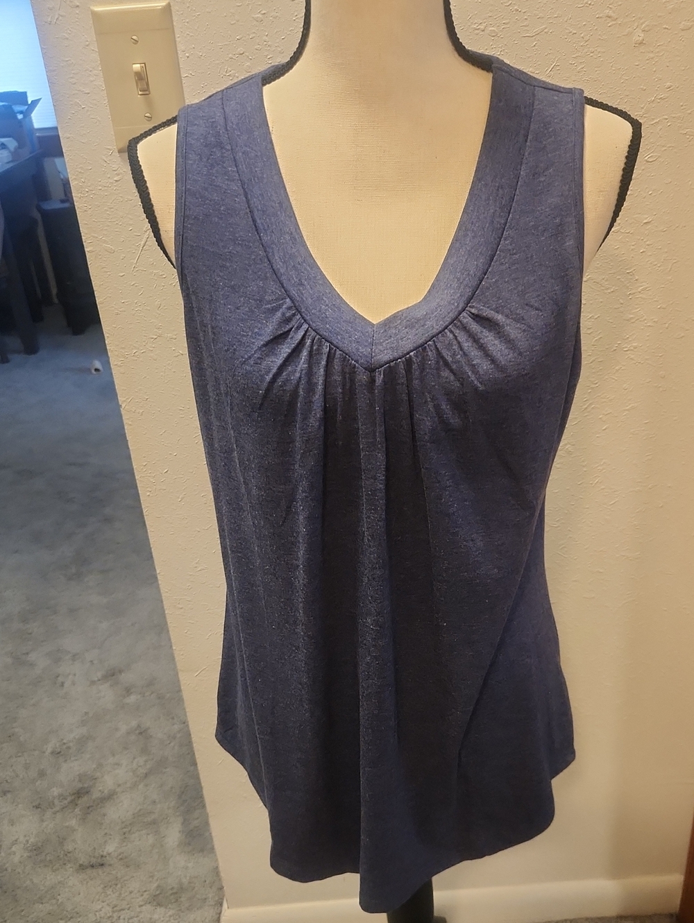 Sleeveless V-Neck Blue Women's Tank Top New, Medium